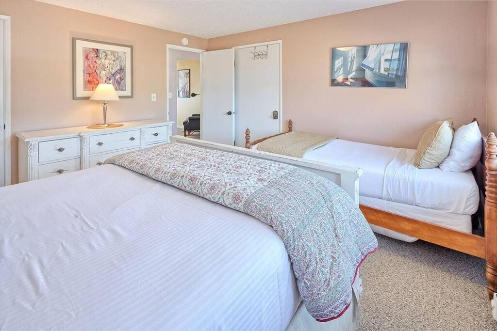 Ocean View Village Condo With Trails To Beaches 트리니다드 외부 사진