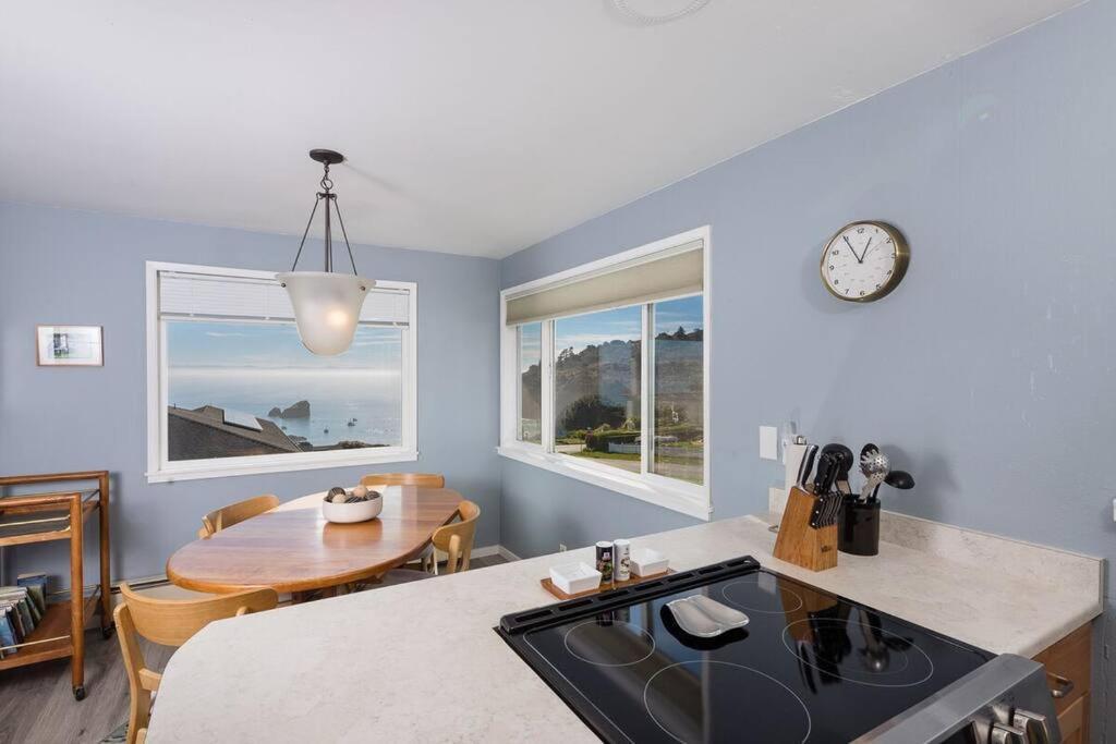 Ocean View Village Condo With Trails To Beaches 트리니다드 외부 사진