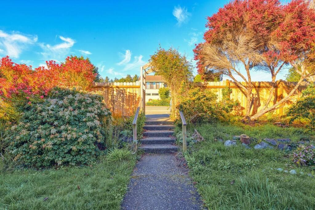 Ocean View Village Condo With Trails To Beaches 트리니다드 외부 사진