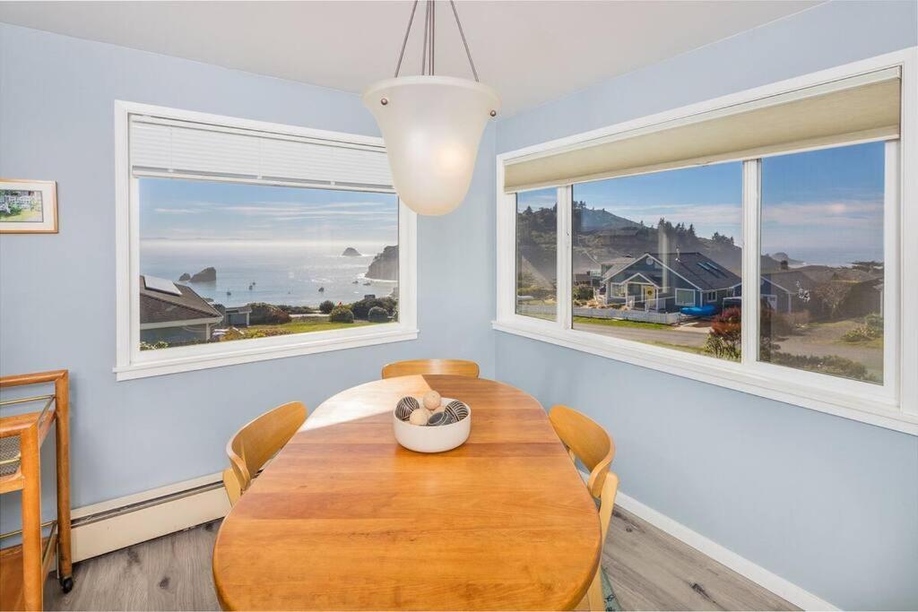 Ocean View Village Condo With Trails To Beaches 트리니다드 외부 사진